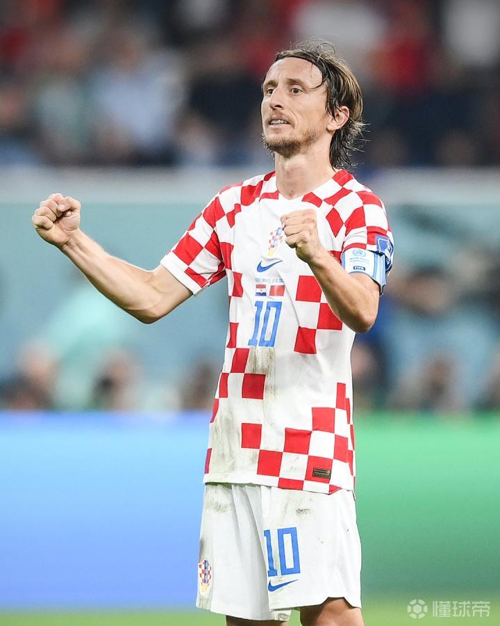 2025 赛季回顾：山本由伸在世界大赛第四战的 7 局三振表演获选年度最佳时刻